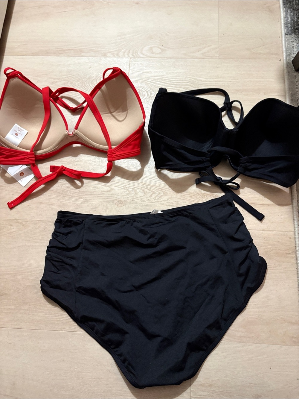 Red & Black Bikini Top Trio with High-Waist Black Bottoms New - Picture 6 of 6